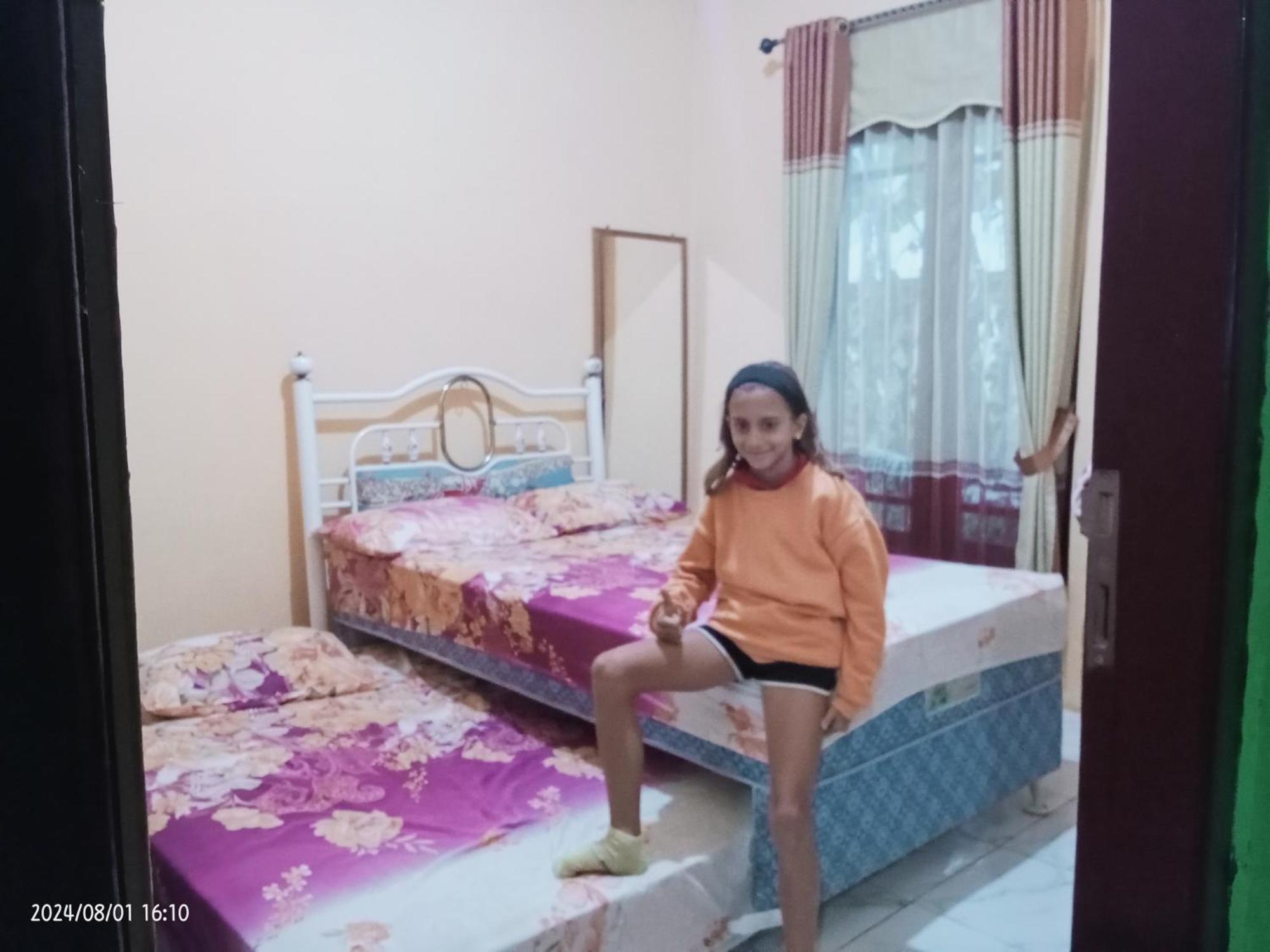 Petra Homestay Bangka Leda Рутенг Экстерьер фото